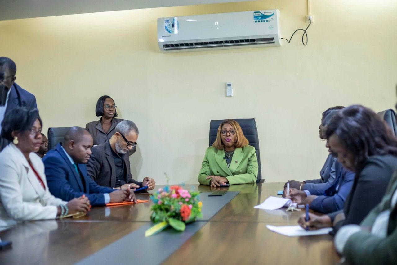Laurence Ndong visite le Complexe ENA-EPCA