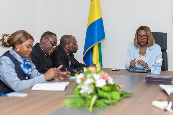 Le Bureau de la 38e promotion de l&rsquo;ENA échange avec Madame le Ministre