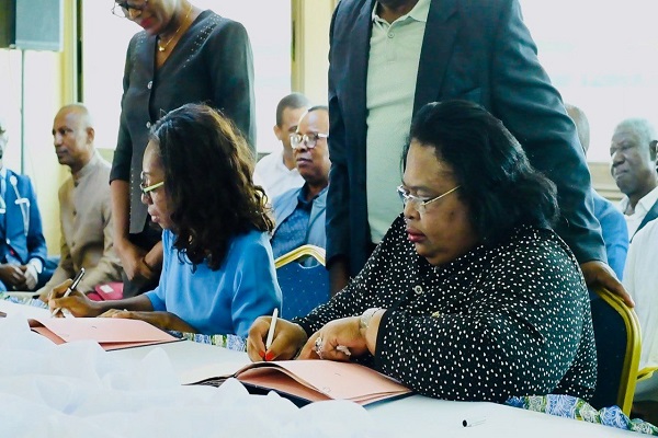 SIGNATURES DES ACCORDS-CADRES ENTRE LE MINISTRE DE LA FPRC ET L&rsquo;INSG, L’ECOLE DE PARIS ET L&rsquo;ESGIS